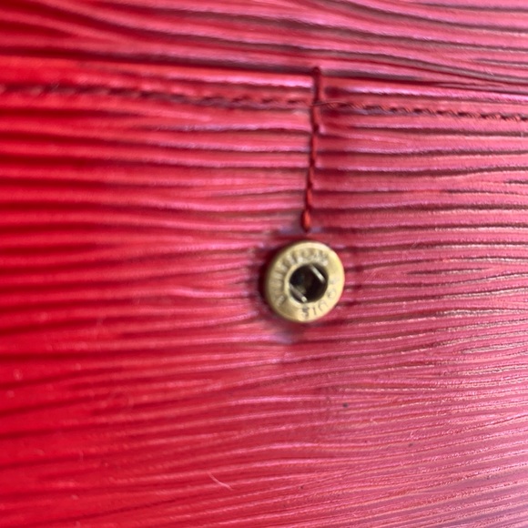 Louis Vuitton red Epi leather wallet - Picture 11 of 16